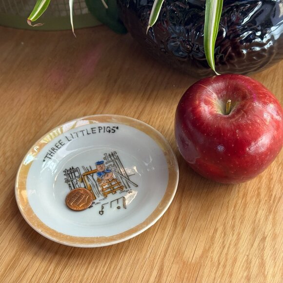 Three Little Pigs Decorative Lusterware Plate, Stick House, Japan Circa 1960s - Picture 5 of 10